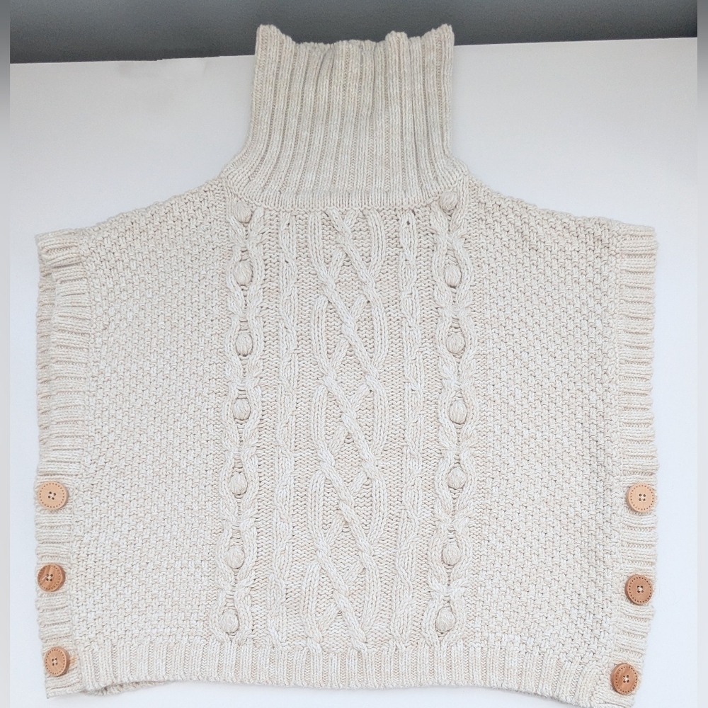 Nula Bug Kids' (Size 8) Sleeveless Cream Cable-Knit Turtleneck Sweater Vest
